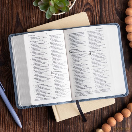 CSB Large Print Compact Reference Bible, Digital Study Edition, Slate LeatherTouch - CSB Bibles by Holman [KSIĄŻKA]