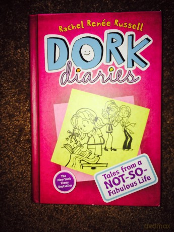 Dork Diaries 1 [KSIĄŻKA]