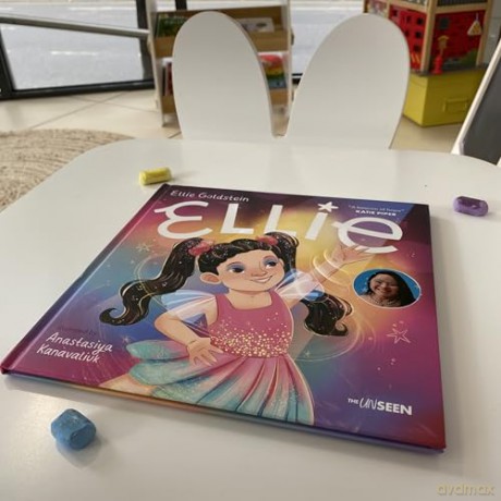 Ellie: An inspiring story about inclusivity and growing up with Down Syndrome - Ellie Goldstein [KSIĄŻKA]