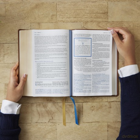 Enduring Word Study Bible: Pastoral Commentary from Every Chapter of the Bible (NKJV, Purple Leathersoft, Red Letter, Comfort Print) - Thomas Nelson [KSIĄŻKA]