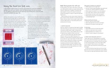 Essential Self-Care: Tarot, breathwork, astrology, moon cycles, restorative recipes, crystals, and more - Leah Vanderveldt [KSIĄŻKA]