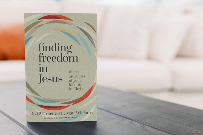 Finding Freedom in Jesus | Softcover: The 21 Attributes of Your Identity in Christ - JP Foster [KSIĄŻKA]