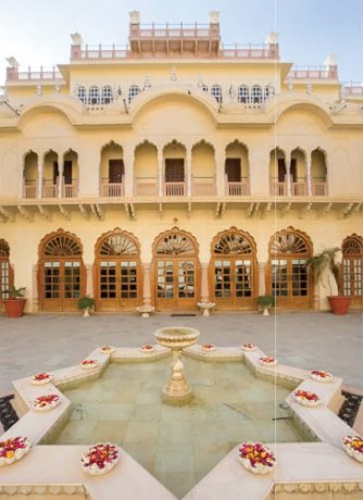 Glorious Hotels of India - Cosmo Brockway [KSIĄŻKA]
