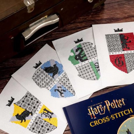 Harry Potter Cross-Stitch (Cross-stitch Kits) - Editors of Thunder Bay Press [KSIĄŻKA]