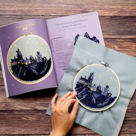 Harry Potter Cross-Stitch (Cross-stitch Kits) - Editors of Thunder Bay Press [KSIĄŻKA]