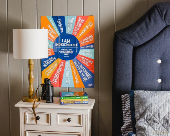 Indescribable Kids Box Set with Poster (Indescribable, How Great Is Our God, The Wonder of Creation): Includes 3 Devotionals About God and Science! - Louie Giglio [KSIĄŻKA]