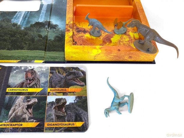 Jurassic World Tattle Tales - Activity Books for kids, 12-page storybook, 4 figurines [KSIĄŻKA]