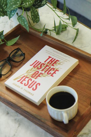 Justice of Jesus, The: Reimagining Your Church's Life Together to Pursue Liberation and Wholeness - Joash P. Thomas [KSIĄŻKA]