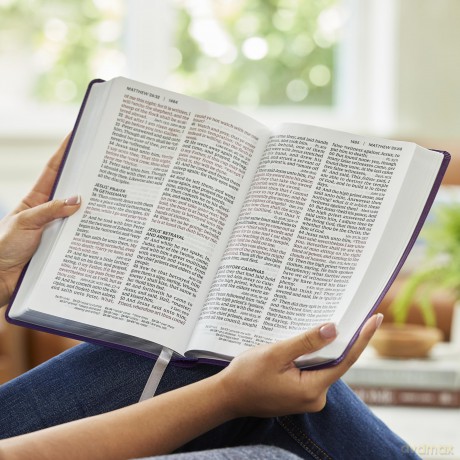 KJV Giant Print End-of-Verse Reference Bible, Black Leathersoft, Red Letter, Comfort Print - Thomas Nelson [KSIĄŻKA]