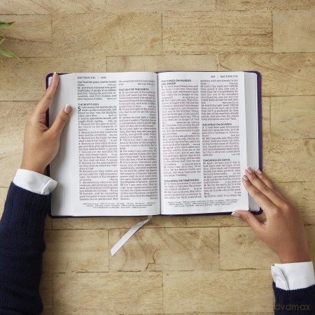 KJV Giant Print End-of-Verse Reference Bible, Purple Leathersoft, Red Letter, Comfort Print - Thomas Nelson [KSIĄŻKA]