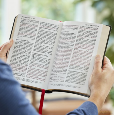 KJV Giant Print End-of-Verse Reference Bible, Purple Leathersoft, Red Letter, Comfort Print - Thomas Nelson [KSIĄŻKA]