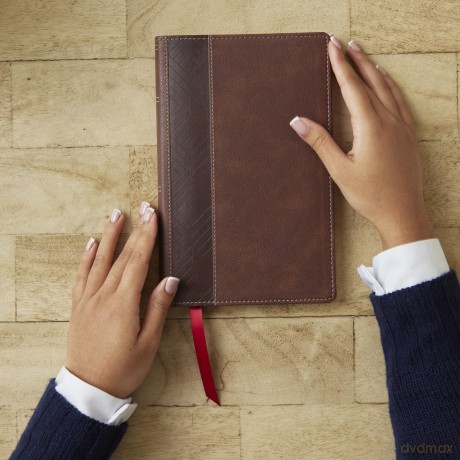 KJV, Personal Size New Testament, Brown Leathersoft, Red Letter, Comfort Print: KJV, New Testament, Brown, Red Letter, Comfort Print - Thomas Nelson [KSIĄŻKA]