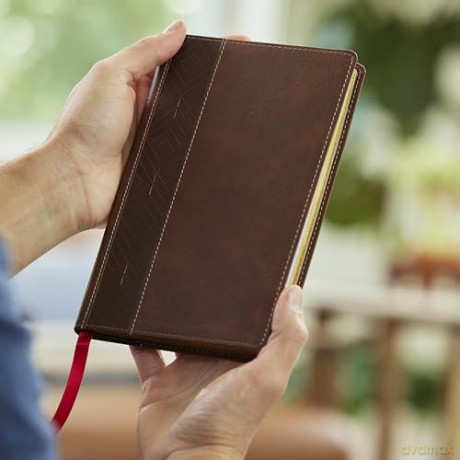KJV, Personal Size New Testament, Brown Leathersoft, Red Letter, Comfort Print: KJV, New Testament, Brown, Red Letter, Comfort Print - Thomas Nelson [KSIĄŻKA]