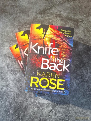 Knife in the Back: the brand new page-turner from the queen of suspense (The New Orleans Series) - Karen Rose [KSIĄŻKA]