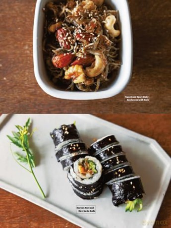 Korean Banchan Recipes: 100 Authentic Side Dishes from Japchae and Pancheon to Kimchi and Namul - Nobuko Kitasaka [KSIĄŻKA]