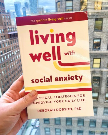 Living Well with Social Anxiety: Practical Strategies for Improving Your Daily Life (The Guilford Living Well) - Deborah Dobson [KSIĄŻKA]