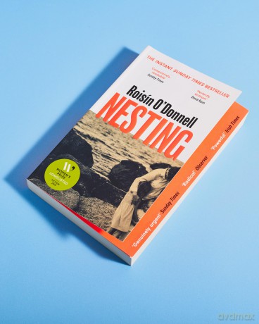 Nesting: Longlisted for the Women's Prize for Fiction 2025; the tender, soaring debut you won't be able to forget - Roisin O'Donnell [KSIĄŻKA]