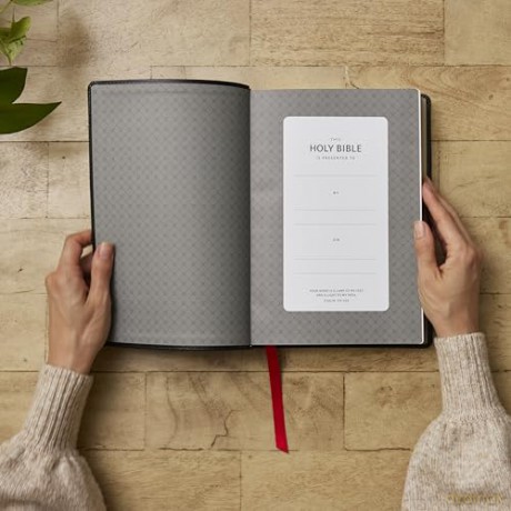 NKJV Giant Print End-of-Verse Reference Bible, Black Leathersoft, Red Letter, Comfort Print (Thumb Indexed): Holy Bible - Thomas Nelson [KSIĄŻKA]