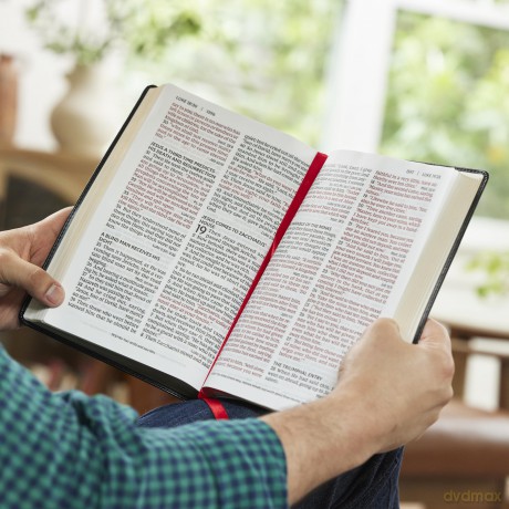 NKJV Giant Print End-of-Verse Reference Bible, Black Leathersoft, Red Letter, Comfort Print: Holy Bible - Thomas Nelson [KSIĄŻKA]