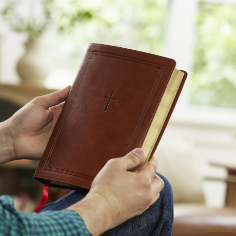 NKJV Giant Print End-of-Verse Reference Bible, Brown Leathersoft, Red Letter, Comfort Print: Holy Bible - Thomas Nelson [KSIĄŻKA]