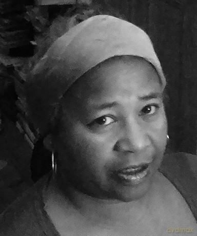 On Shifting Sands: An LGBTQ+ anthology - Hastie Salih [KSIĄŻKA]
