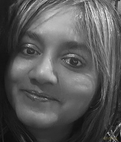 On Shifting Sands: An LGBTQ+ anthology - Hastie Salih [KSIĄŻKA]