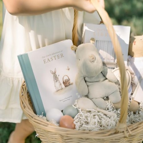 Our Little Adventure at Easter: An Easter Book for Babies and Toddlers Featuring Lessons on Sacrifice, Love, and Forgiveness (Our Little Adventures Series) - Tabitha Paige [KSIĄŻKA]