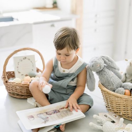 Our Little Adventure at Easter: An Easter Book for Babies and Toddlers Featuring Lessons on Sacrifice, Love, and Forgiveness (Our Little Adventures Series) - Tabitha Paige [KSIĄŻKA]