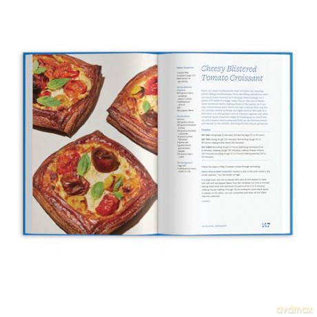 Pastry Temple: Baking with Inspired Flavors (A Pastry Cookbook for Croissant, Brioche, and Puff Pastry) - Christina Wood [KSIĄŻKA]