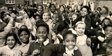 Photographing a Modern World: Britain 1900-1975 - Dominic Sandbrook [KSIĄŻKA]