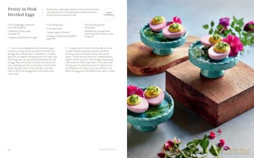 Preserving the Seasons: A Guide to Canned, Jammed, Frozen, Dehydrated, Freeze-Dried, Quick-Pickled, and Infused Produce, Herbs, and Flowers (A Cookbook) - Holly Capelle [KSIĄŻKA]