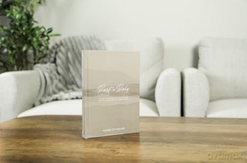 Rest + Rely: A 60-Day Devotional to Replace Fear, Anxiety, and Worry with God's Truth - Maddie Joy Fischer [KSIĄŻKA]