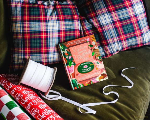 Rockin' Around the Christmas Tree: A Festive Guide to Celebrating the Holidays (Recipes, Crafts, and More!) - The Perfect Fun Gift for the Xmas Season - Harper Celebrate [KSIĄŻKA]