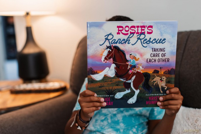 Rosie's Ranch Rescue: Taking Care of Each Other (Rosie the Horse) - Paige Murray [KSIĄŻKA]