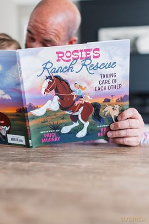 Rosie's Ranch Rescue: Taking Care of Each Other (Rosie the Horse) - Paige Murray [KSIĄŻKA]