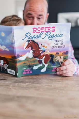 Rosie's Ranch Rescue: Taking Care of Each Other (Rosie the Horse) - Paige Murray [KSIĄŻKA]