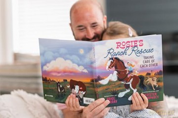 Rosie's Ranch Rescue: Taking Care of Each Other (Rosie the Horse) - Paige Murray [KSIĄŻKA]