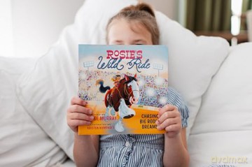 Rosie's Wild Ride: Chasing Big Rodeo Dreams (Rosie the Horse) - Paige Murray [KSIĄŻKA]
