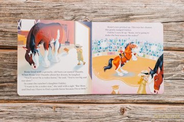 Rosie's Wild Ride: Chasing Big Rodeo Dreams (Rosie the Horse) - Paige Murray [KSIĄŻKA]