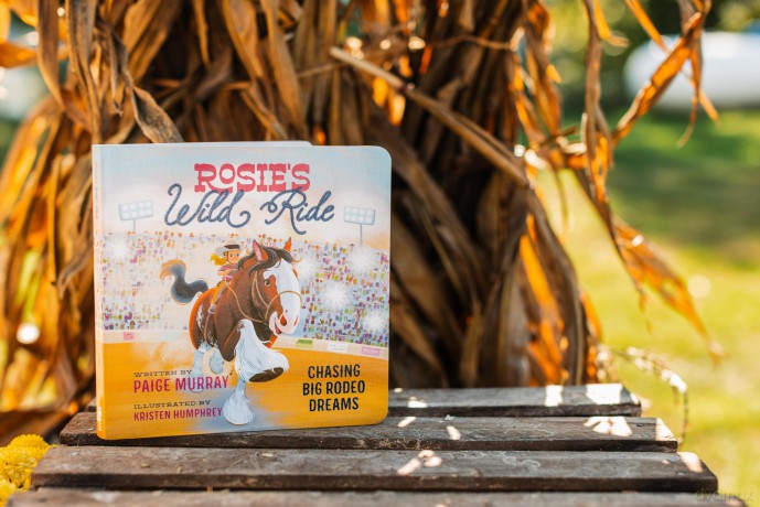 Rosie's Wild Ride: Chasing Big Rodeo Dreams (Rosie the Horse) - Paige Murray [KSIĄŻKA]