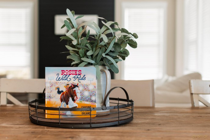 Rosie's Wild Ride: Chasing Big Rodeo Dreams (Rosie the Horse) - Paige Murray [KSIĄŻKA]