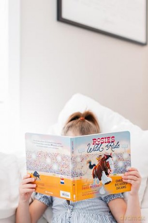 Rosie's Wild Ride: Chasing Big Rodeo Dreams (Rosie the Horse) - Paige Murray [KSIĄŻKA]