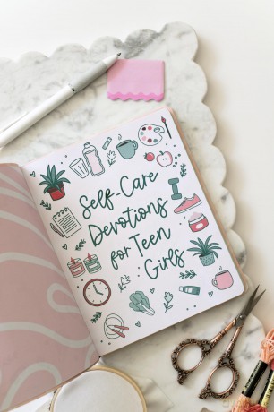 Self-Care Devotions for Teen Girls: Comfort and Inspiration for Your Soul - Joanne Simmons [KSIĄŻKA]