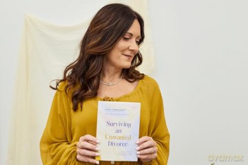 Surviving an Unwanted Divorce: A Biblical, Practical Guide to Letting Go While Holding Yourself Together - The Perfect Christian New Year's Resolution Gift - Lysa TerKeurst [KSIĄŻKA]
