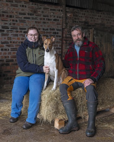 Tails of Scotland: The Story of Scottish Dogs - Peter MacQueen [KSIĄŻKA]