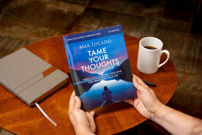 Tame Your Thoughts Bible Study Guide plus Streaming Video: Three Tools to Renew your Mind and Transform Your Life - Max Lucado [KSIĄŻKA]