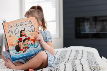 The Glorious Image of God: How Jesus Reveals Who God Made You to Be - Rousseaux Brasseur [KSIĄŻKA]