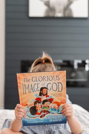 The Glorious Image of God: How Jesus Reveals Who God Made You to Be - Rousseaux Brasseur [KSIĄŻKA]
