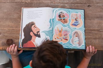 The Glorious Image of God: How Jesus Reveals Who God Made You to Be - Rousseaux Brasseur [KSIĄŻKA]