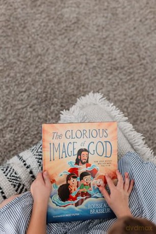 The Glorious Image of God: How Jesus Reveals Who God Made You to Be - Rousseaux Brasseur [KSIĄŻKA]